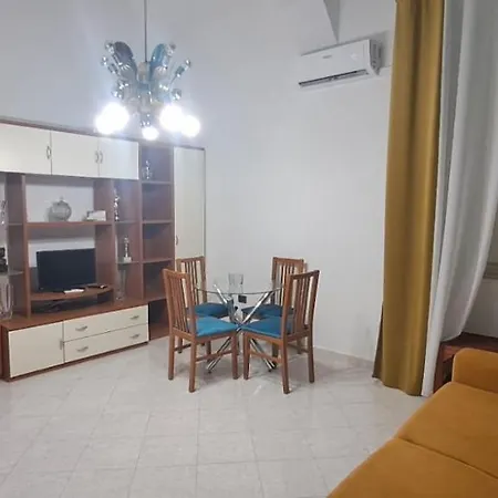Апартаменты Mendozza House *